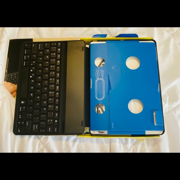Kensington KeyFolio Keyboard iPad Air A1443A - Picture 7 of 9